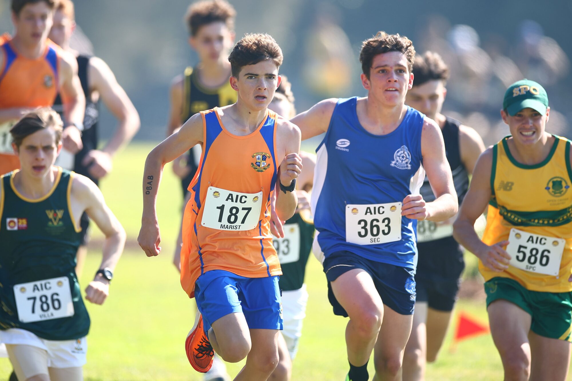 Mid Race - AIC Sport